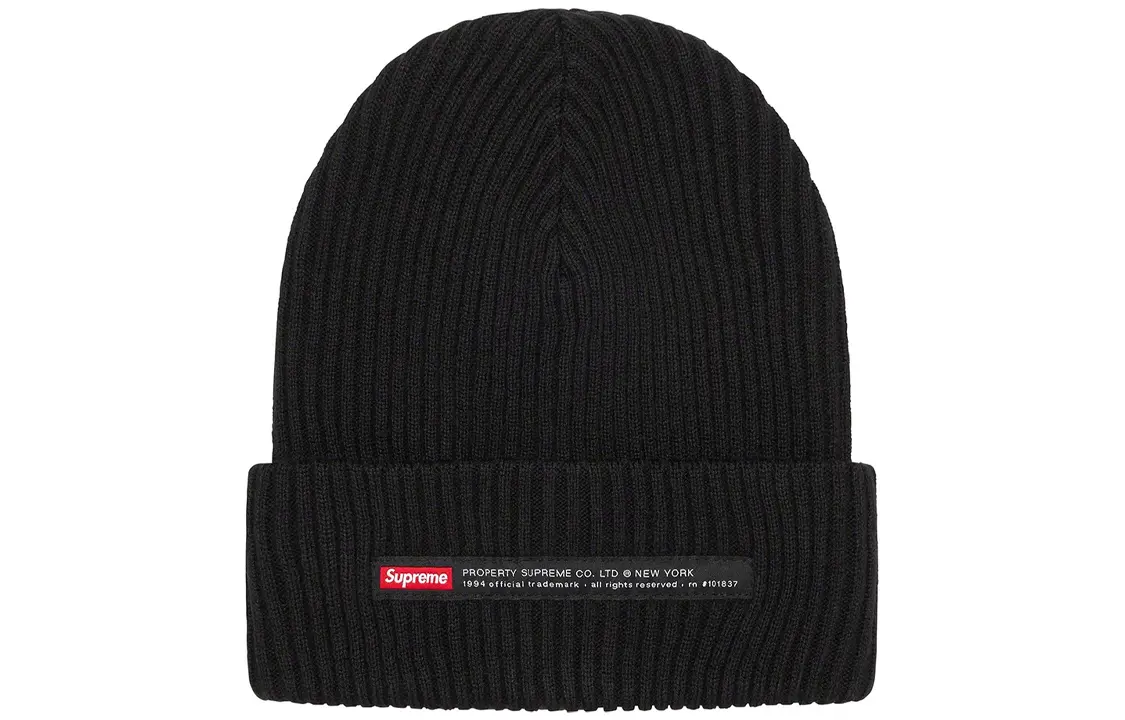 

Шапка Supreme Property Label, белый