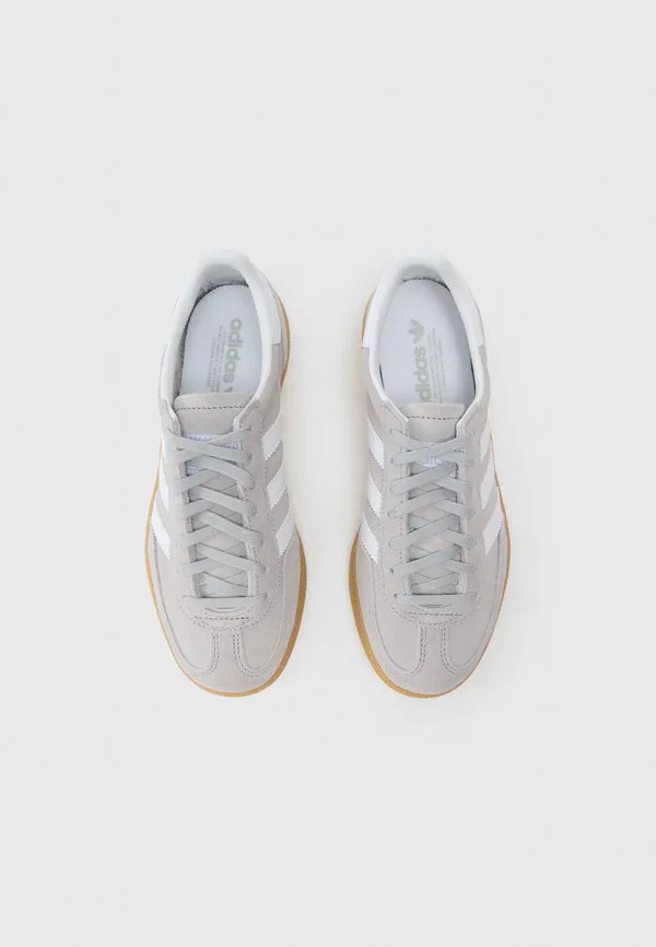 Специальные кроссовки для гандбола j Adidas Originals, Grey Two/Cloud White/Gum — фото 4