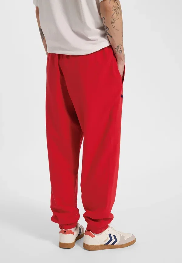 Штаны спортивные Hummel Dbu 26 fan 86 replica micropants k tracksuit bottoms, танго красный — фото 3