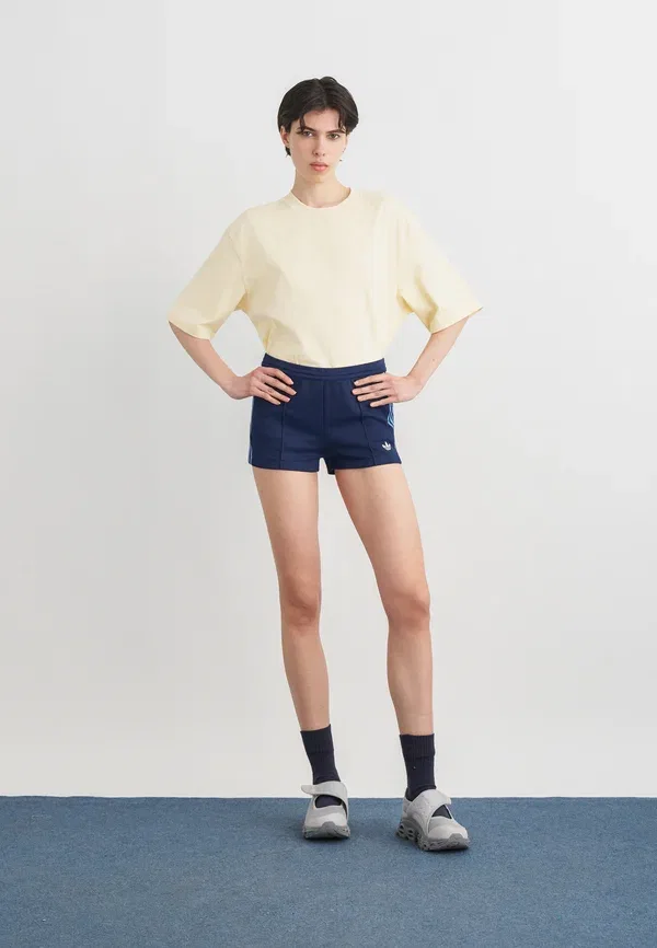 Шорты Beckenbauer shorts Adidas Originals, цвет ночной индиго/голубое слияние — фото 2