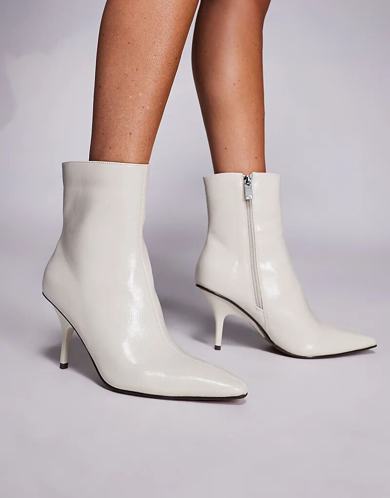 Ботильоны River Island с острым каблуком белого цвета