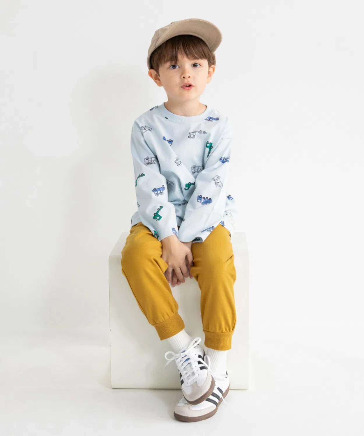 Спортивные брюки карабари бренда Blanches mini, зеленые — фото 3