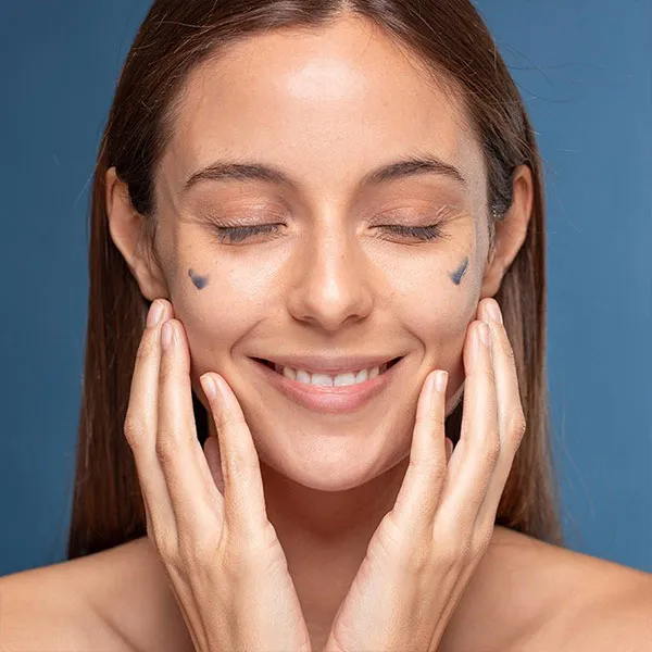 Сыворотка Freshly Cosmetics — Отшелушивающая для лица с миндальной кислотой Blue Radiance Enzymatic Serum, 30 мл — фото 3