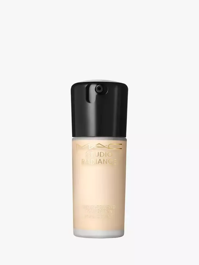 Тональная основа Studio Radiance Serum-Powered MAC, Nc7
