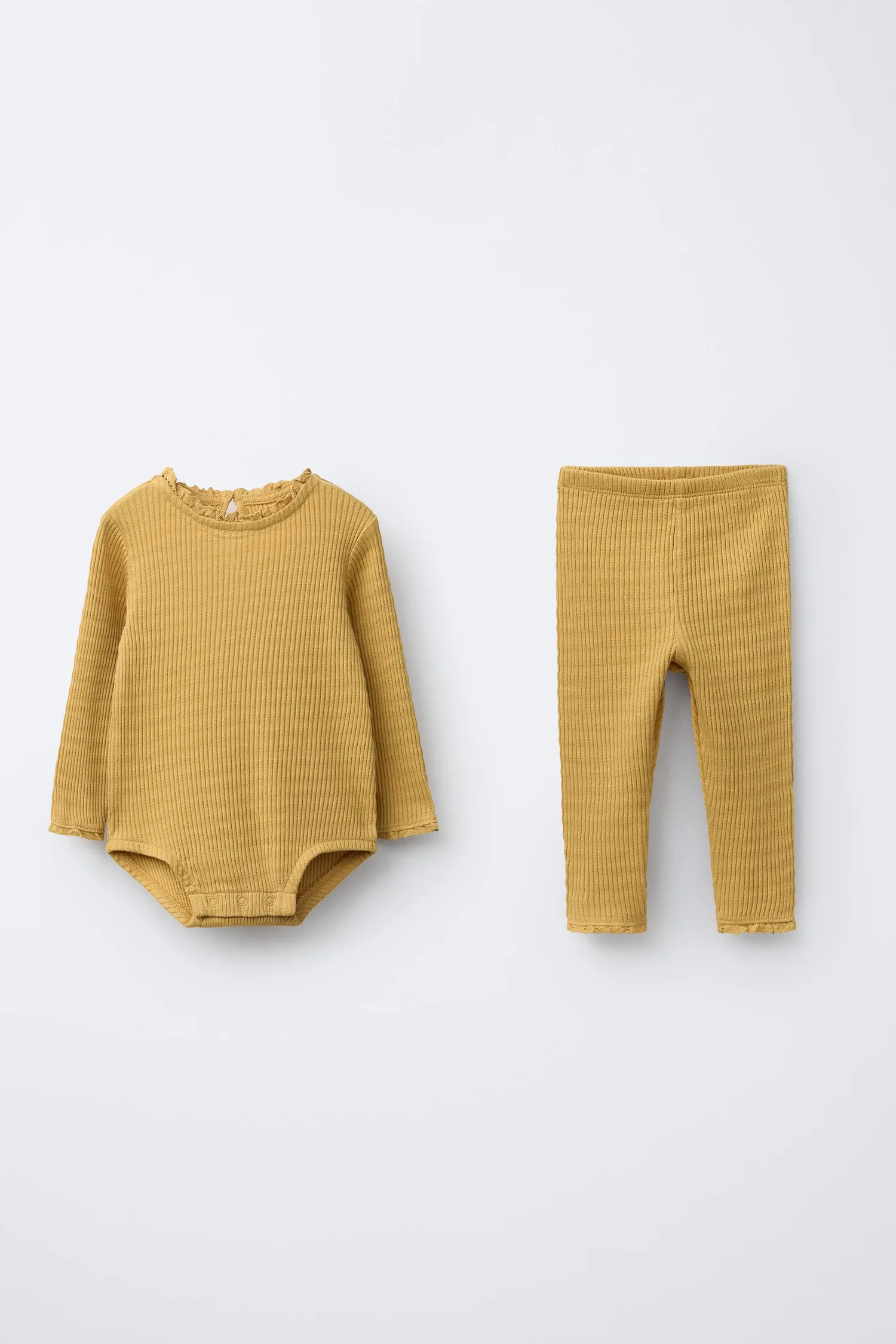 Комплект из боди и леггинсов с кружевной отделкой Zara, охра