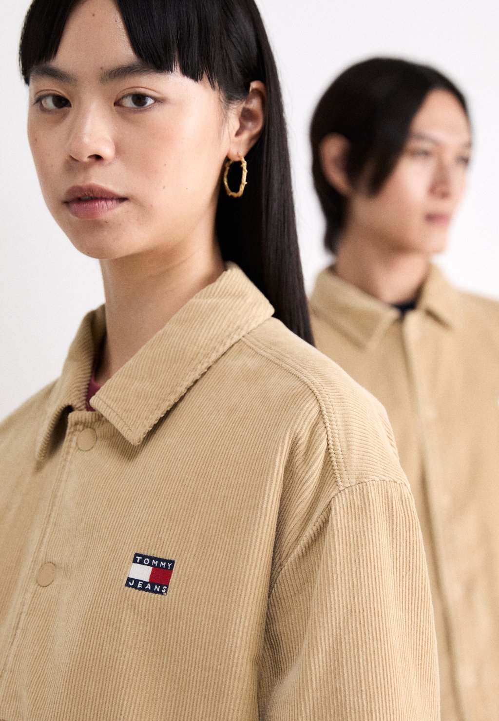 

Летняя куртка BADGE COACH OVERSHIRT UNISEX Tommy Jeans, песочный