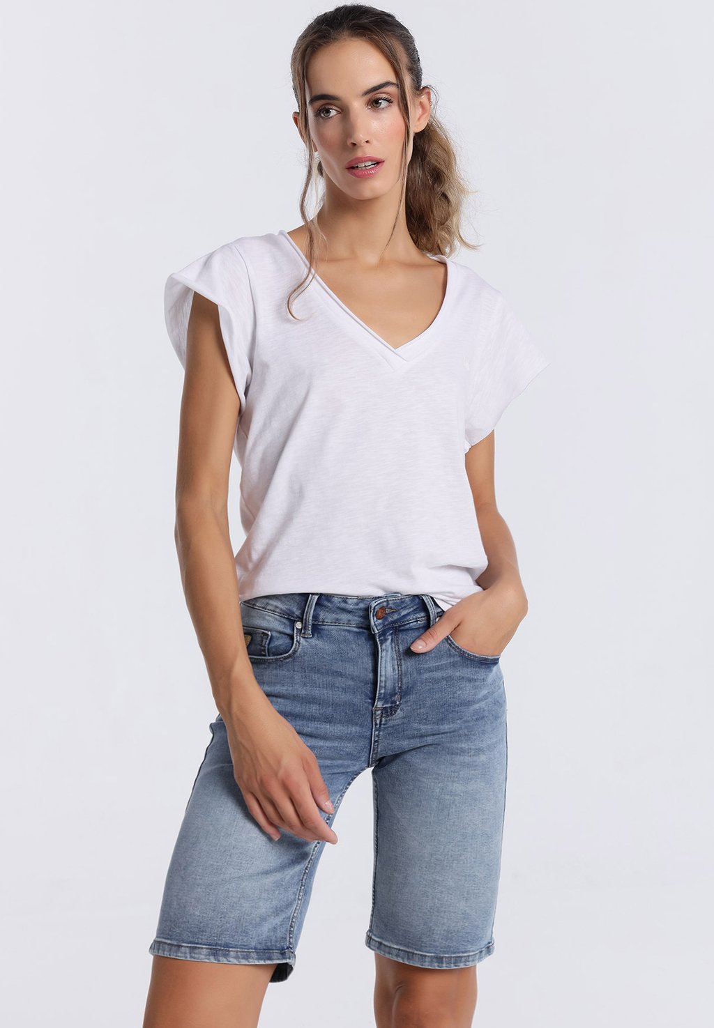 

Джинсовые шорты TEXANISCHE BERMUDA GRÖSSE IN ZOLL LOIS Jeans, синий