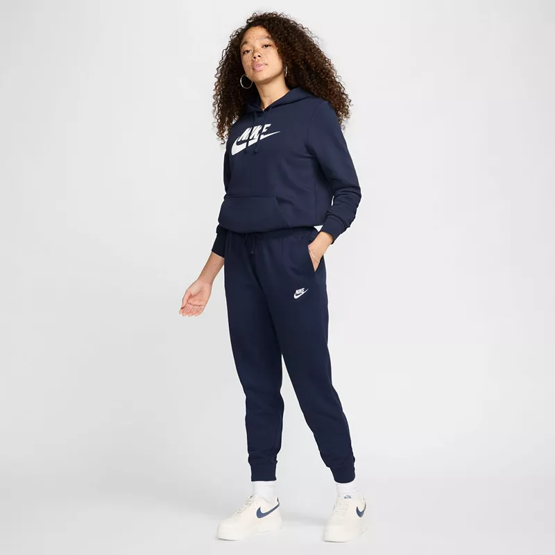 Женские джоггеры Nike Sportswear Club из флиса со средней посадкой, цвет Obsidian — фото 2