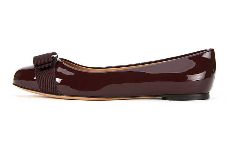 FERRAGAMO Женская повседневная обувь Vara Женская