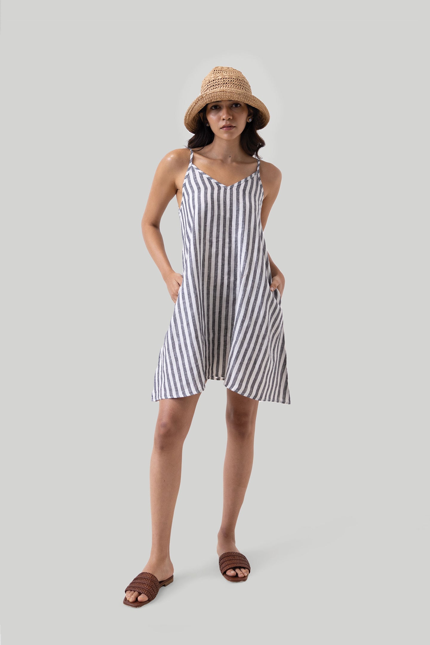 

Короткое платье-палатка из льняной полоски Reistor, цвет striped linen