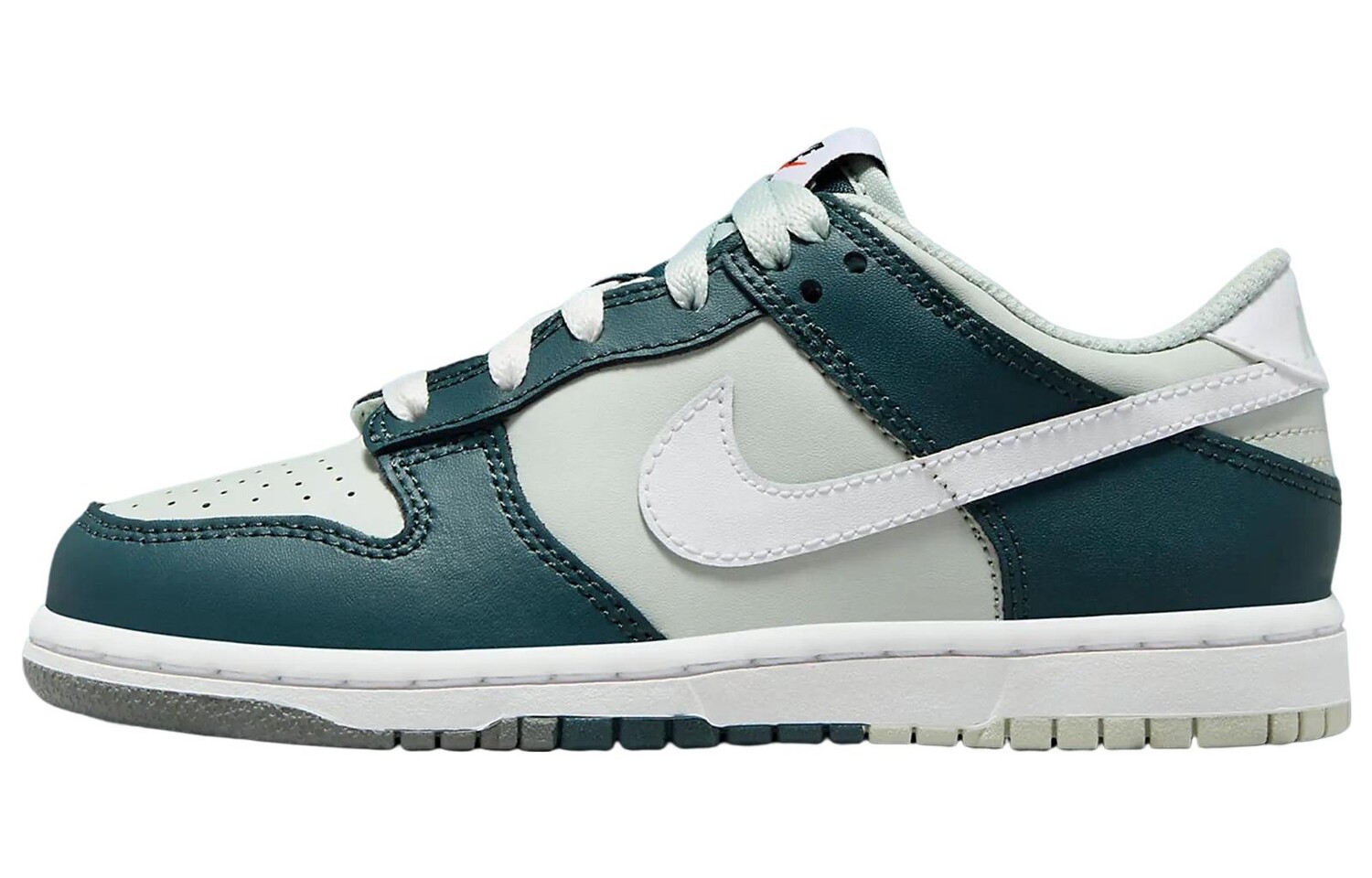 

Женские кроссовки для скейтбординга Nike Dunk Low, Белый/Зеленый