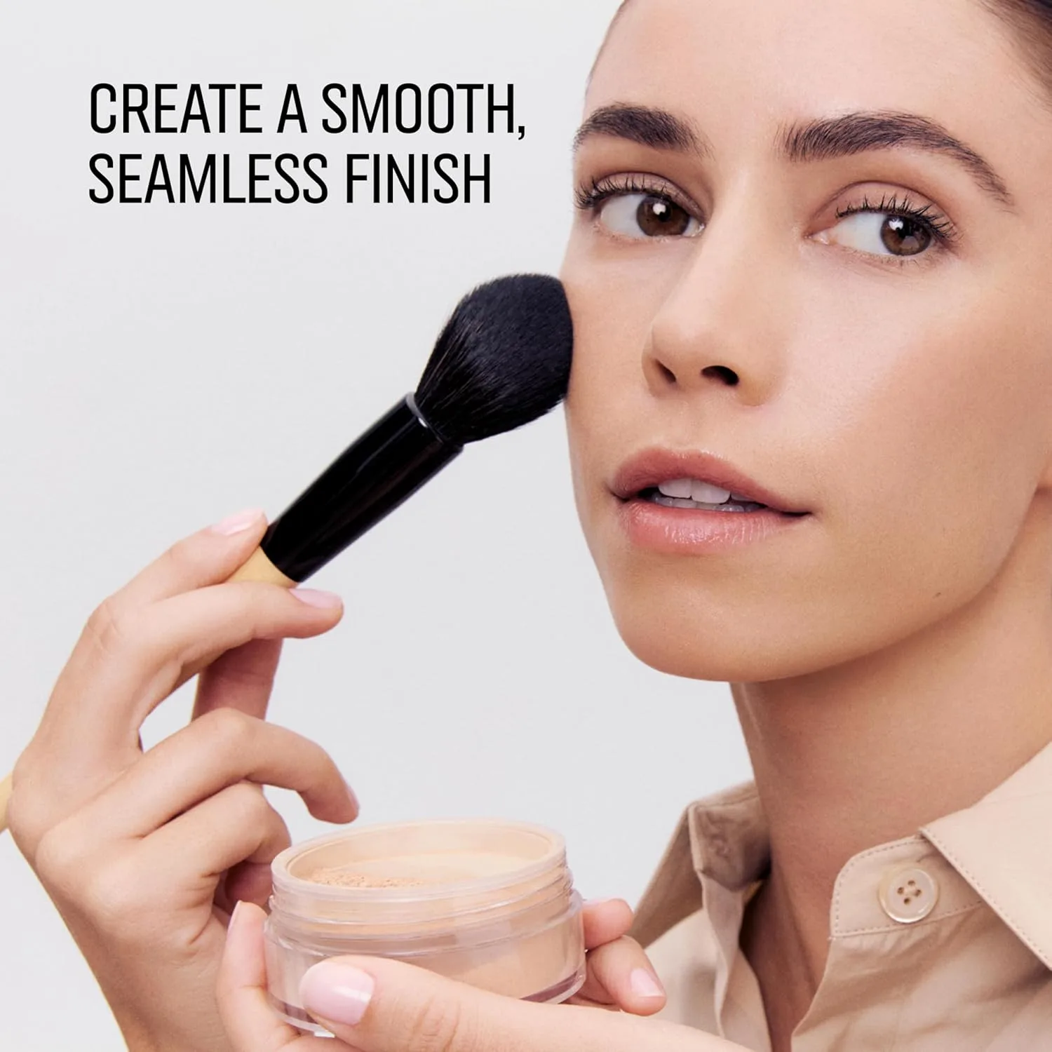Рассыпчатая пудра Bobbi Brown Sheer Finish, матирующая, оттенок Soft Sand — фото 2