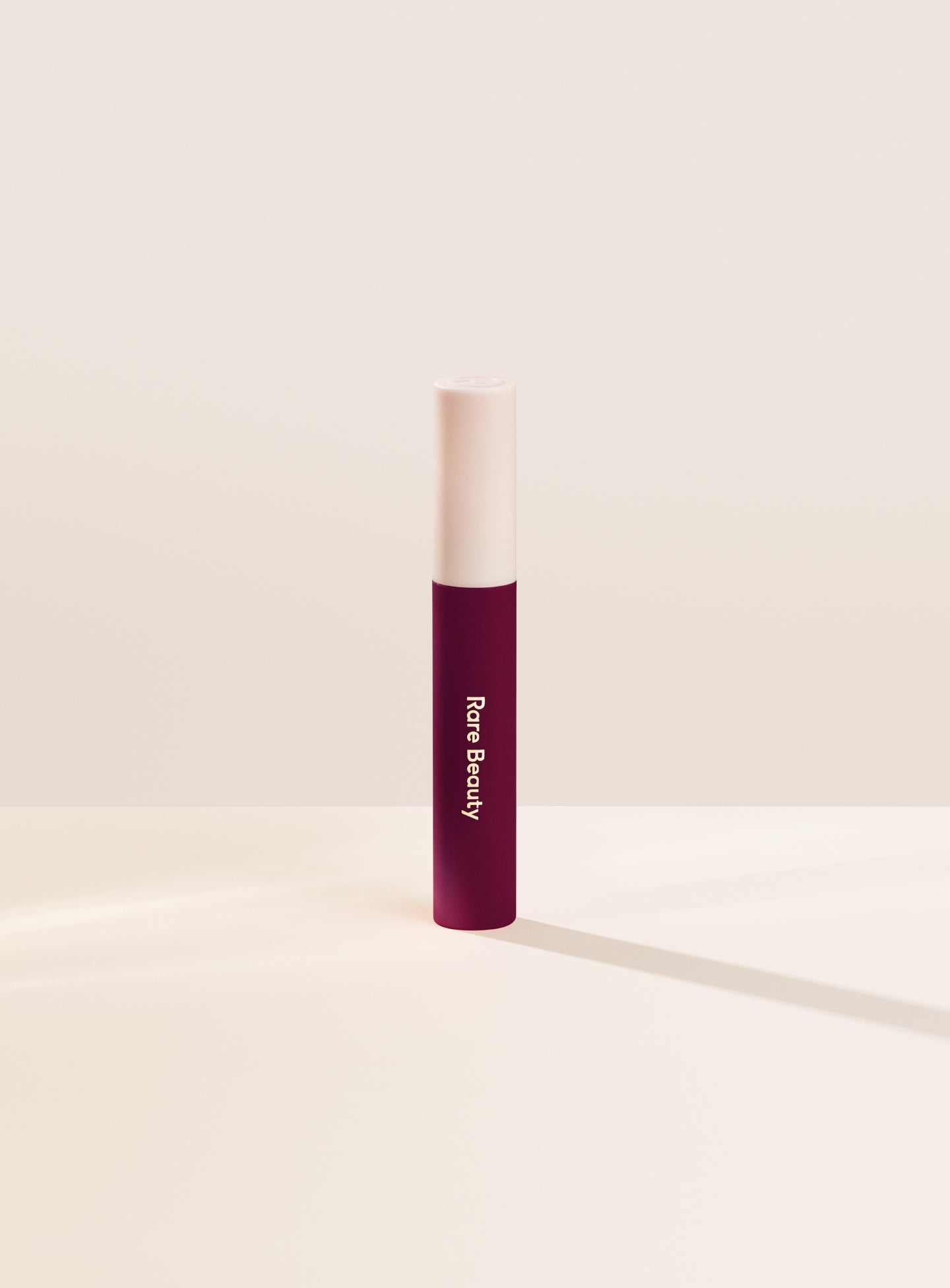 

Матовый крем для губ Lip Soufflé Rare Beauty, цвет strengthen/dark blue red