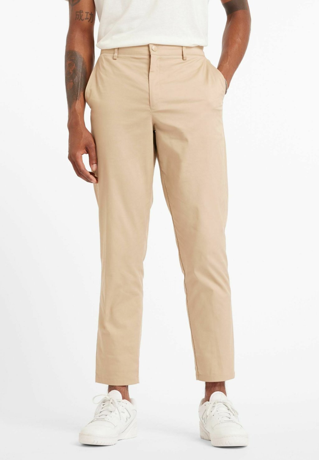 

Чиносы ATHLETICS STANDARD TAPERED New Balance, бежевый