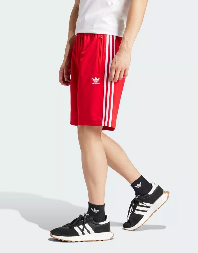 

Красные шорты adidas Adicolor Firebird adidas Originals
