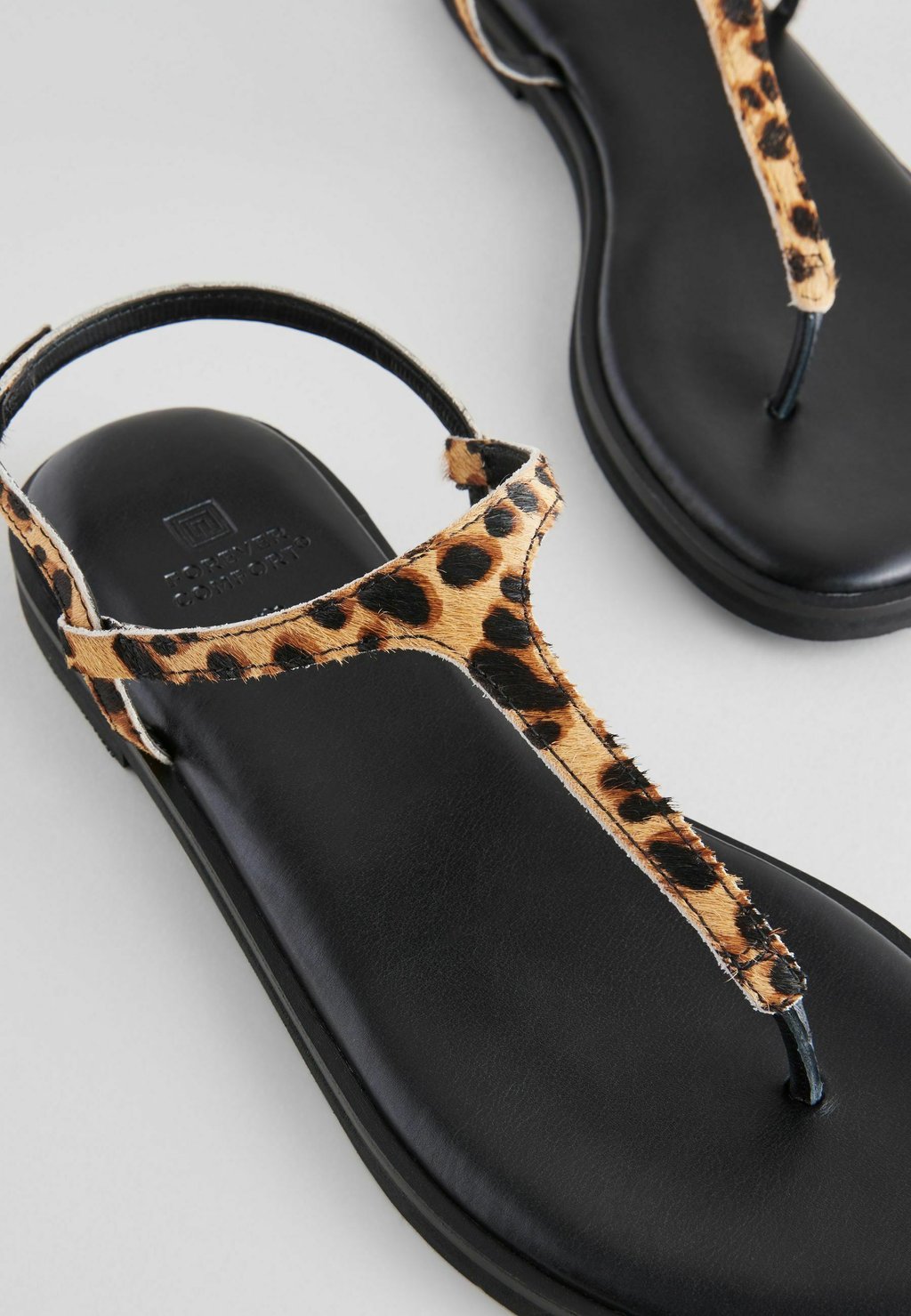 Сандалии с Т-образной застежкой FOREVER COMFORT TOE THONG SLINGBACK REGULAR WIDE FIT Next, черный