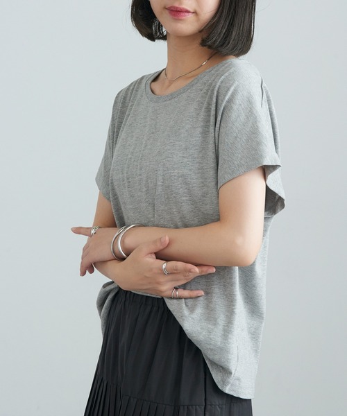 

Женская футболка-летучая мышь TRUSS