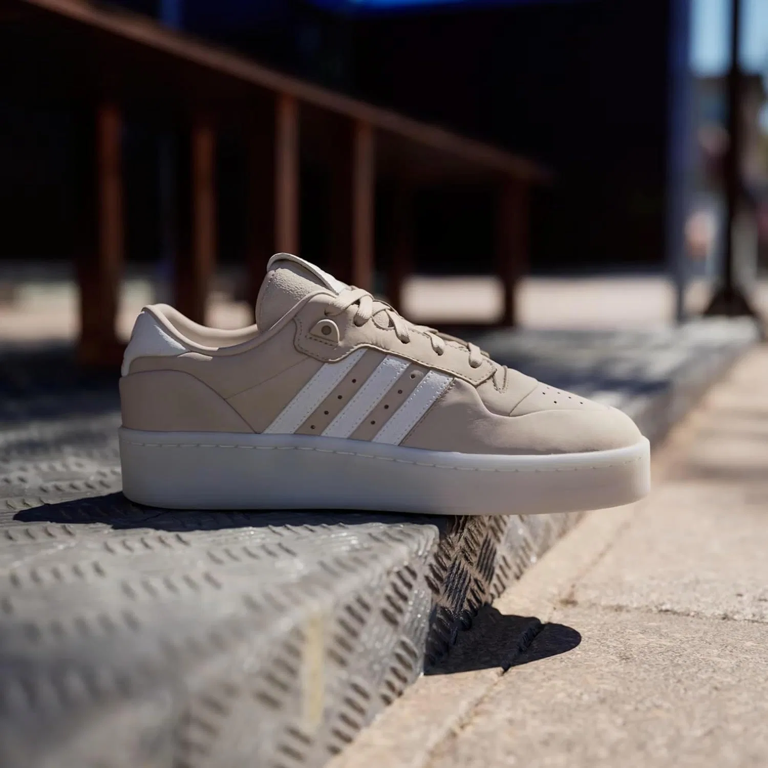Мужские кроссовки Adidas Rivalry Lux, Beige — фото 3