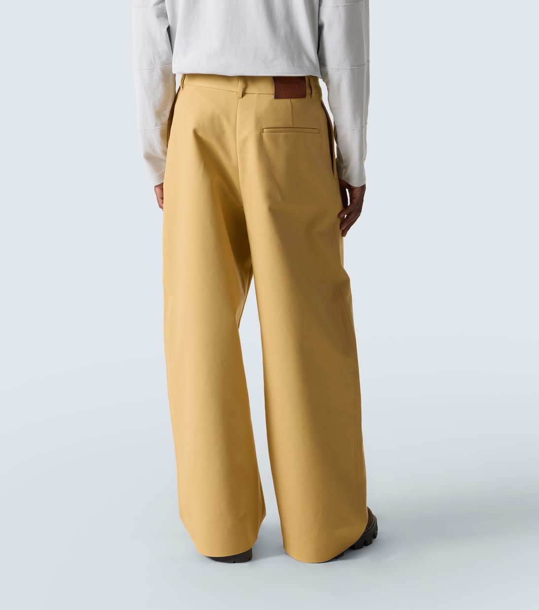 Широкие брюки из хлопкового атласа со средней посадкой Acne Studios, Sand Beige — фото 4