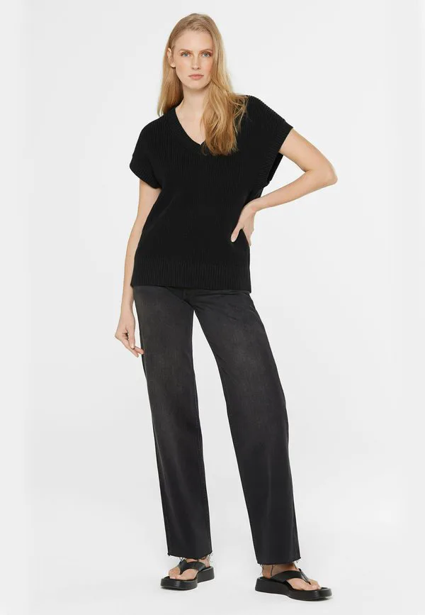 

Базовая футболка klaudi mit tiefem vausschnitt Senses.The Label, Black, Черный, Базовая футболка klaudi mit tiefem vausschnitt Senses.The Label, Black