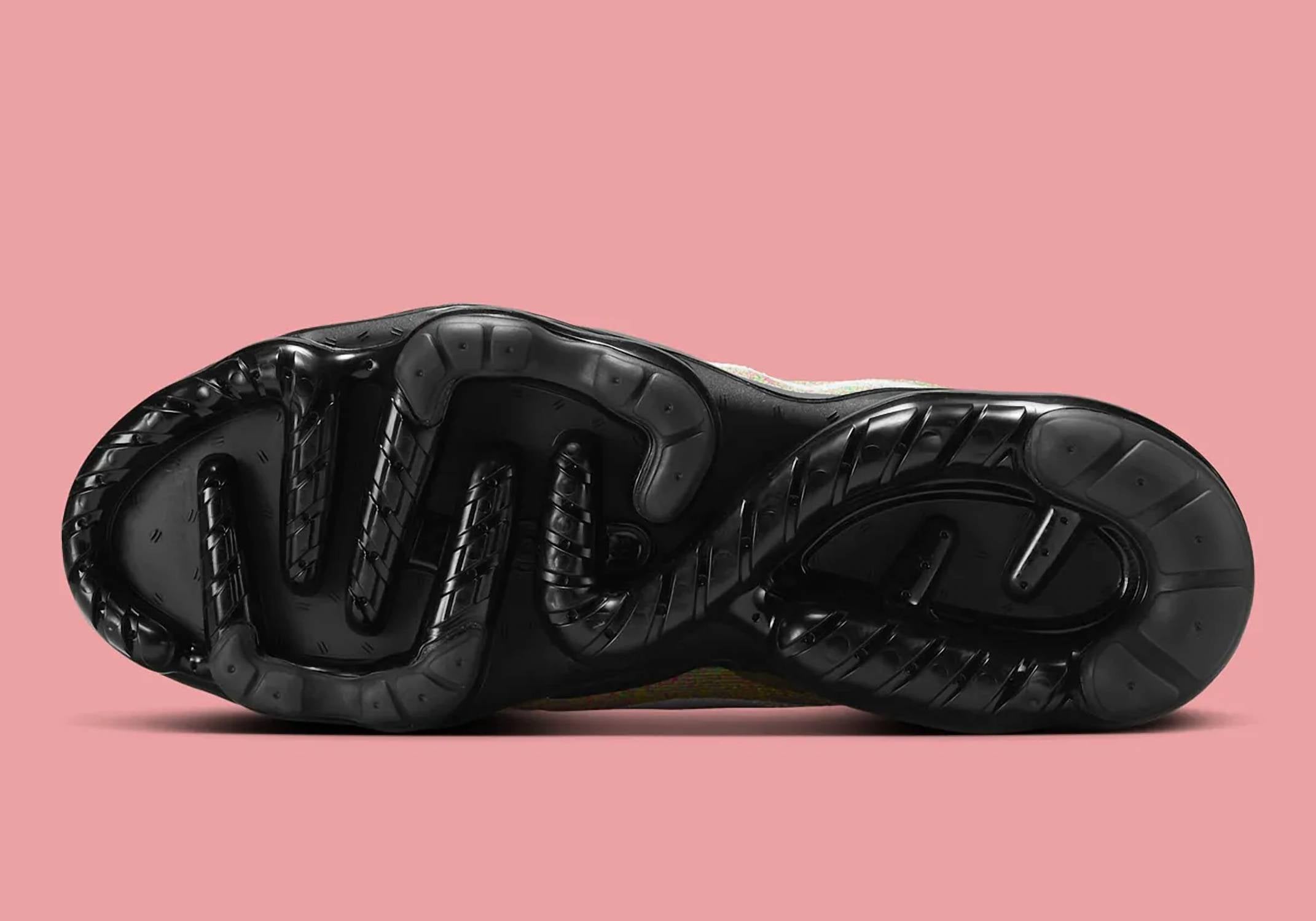 Nike Мужские кроссовки Air Vapormax 2023 Flyknit в черном цвете Barely Volt Multicolor — фото 4