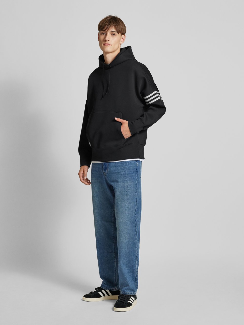 

Толстовка с капюшоном и вышитыми этикетками adidas Originals, черный