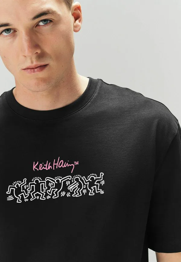 Футболка с принтом, выполненным по лицензии художника. Next, Black Keith Haring — фото 4