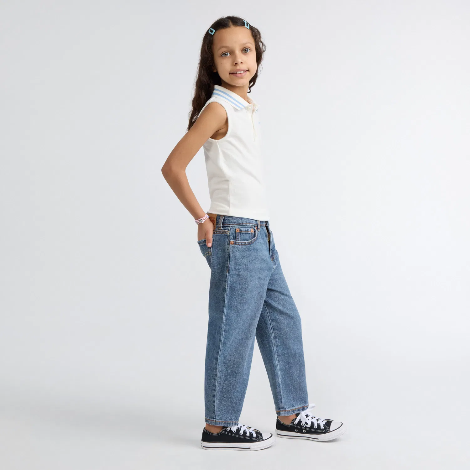 Широкие джинсы-бочонки для девочек 4-6 лет Levi's, Medium Wash — фото 3