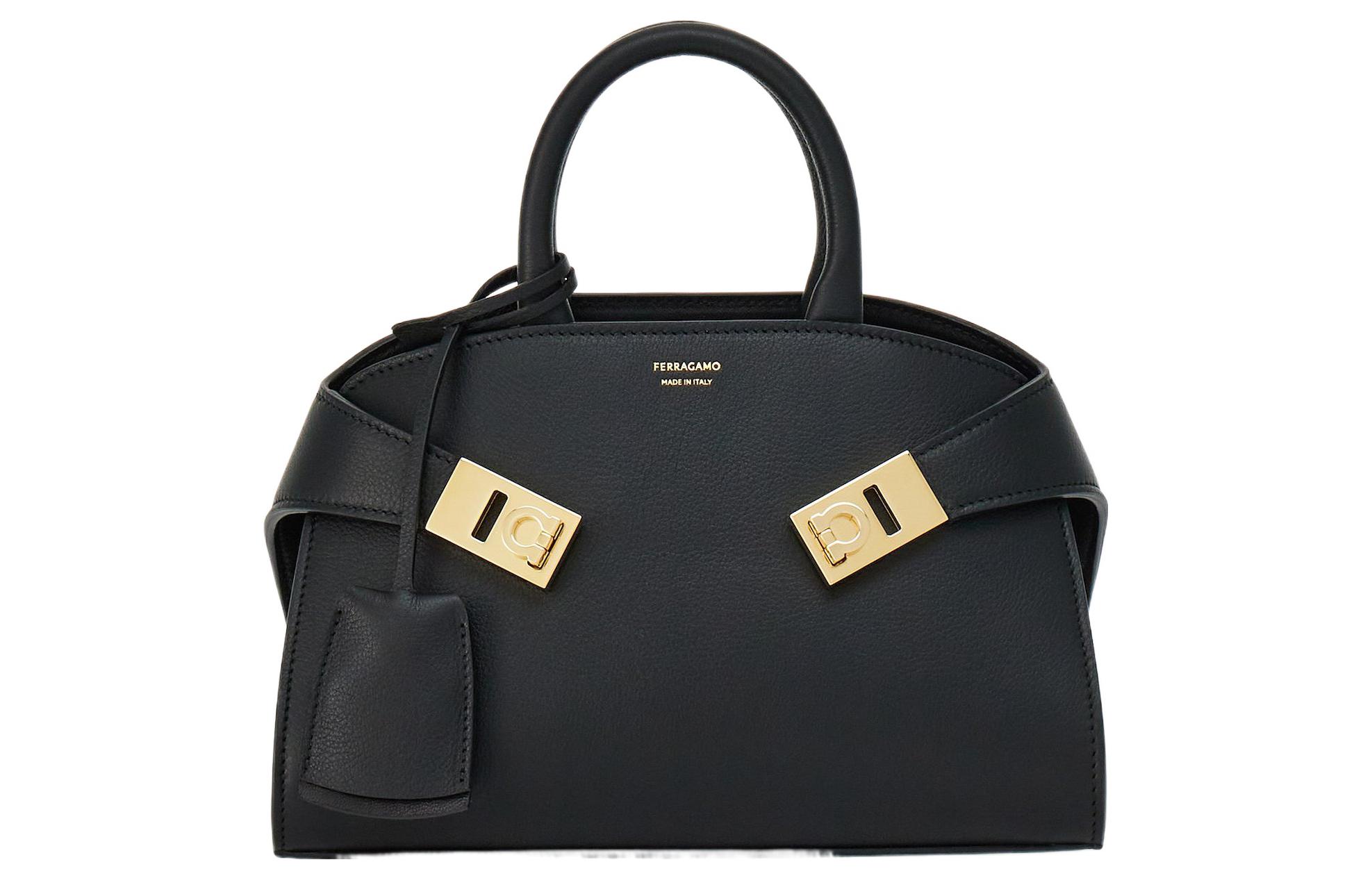 

Миниатюрная женская сумка через плечо из телячьей кожи FERRAGAMO черного цвета