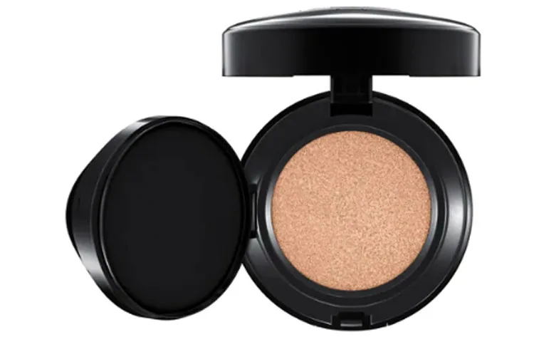 Custom Flawless Air Cushion для осветления тона кожи и маскировки несовершенств 12g MAC, #n12