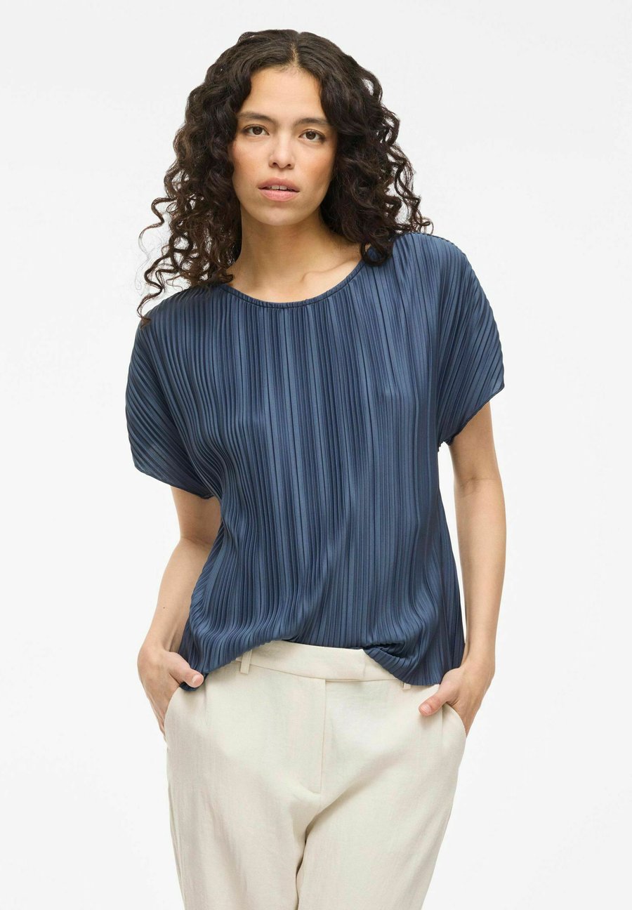 

Блуза VILA MIT ANGESCHNITTENEN ÄRMELN TAHLIA RUNDHALS, Vintage Indigo/Royal Blue