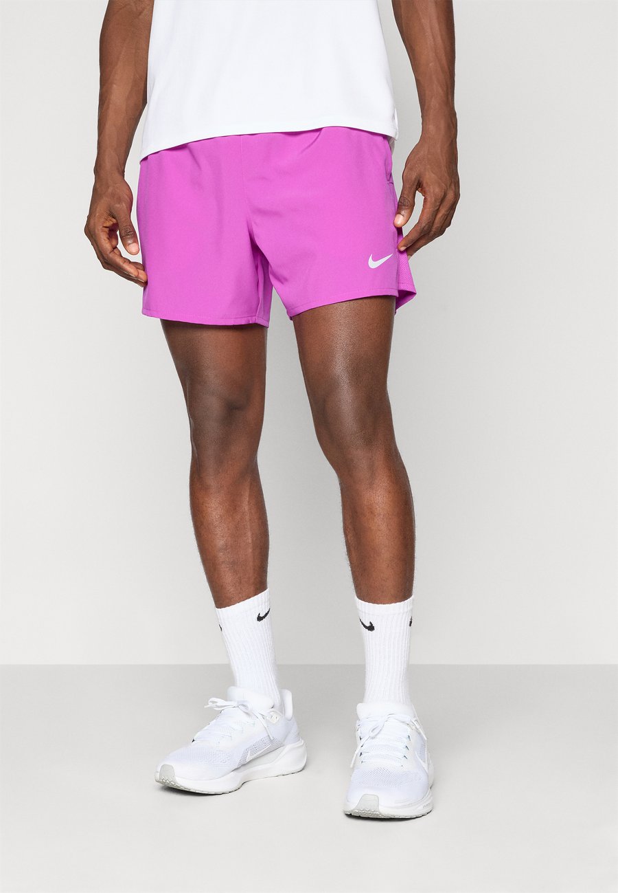 

Спортивные шорты Nike Performance CHALLENGER SHORT, Vivid Purple/Black/Reflective Silver-Coloured/Purple