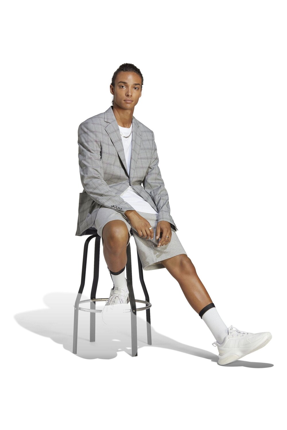 

Шорты Sportswear Essentials из махровой ткани с большим логотипом adidas, серый