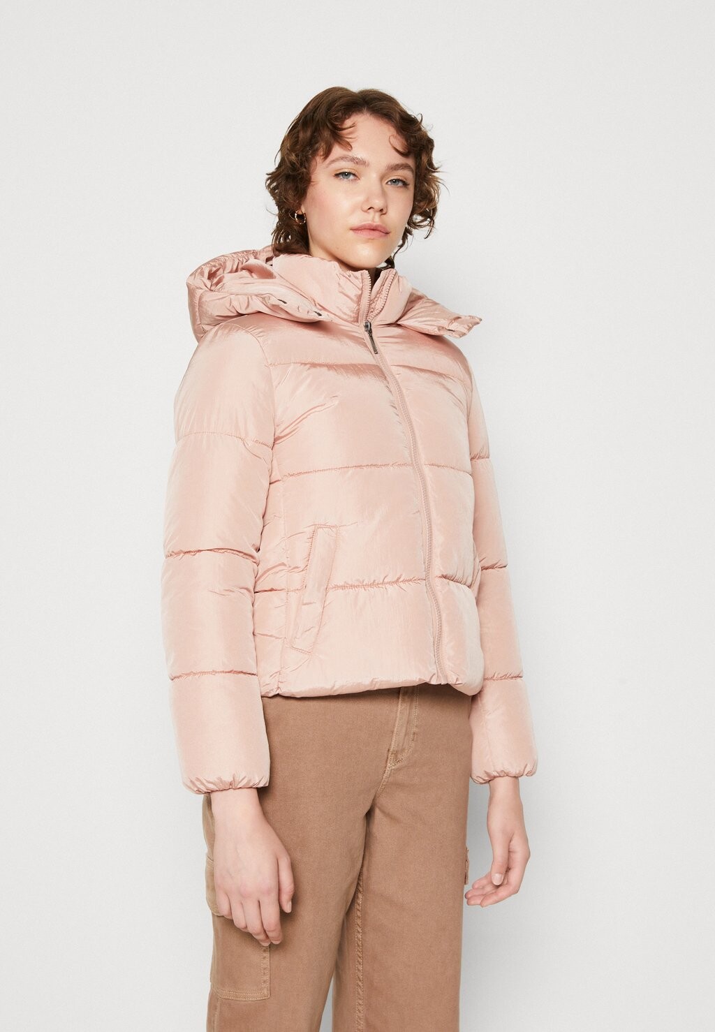 

Зимняя куртка ONLY ONLCALLIE FITTED PUFFER JACKET, цвет misty rose