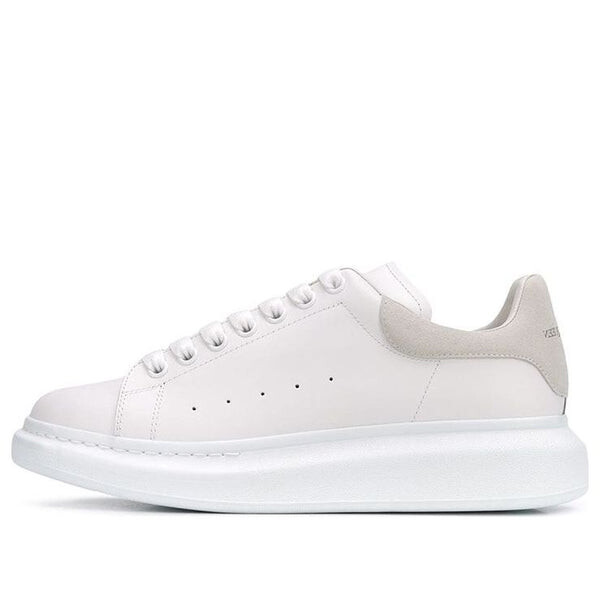 

Кроссовки oversized sneaker 'white grey suede' Alexander Mcqueen, белый