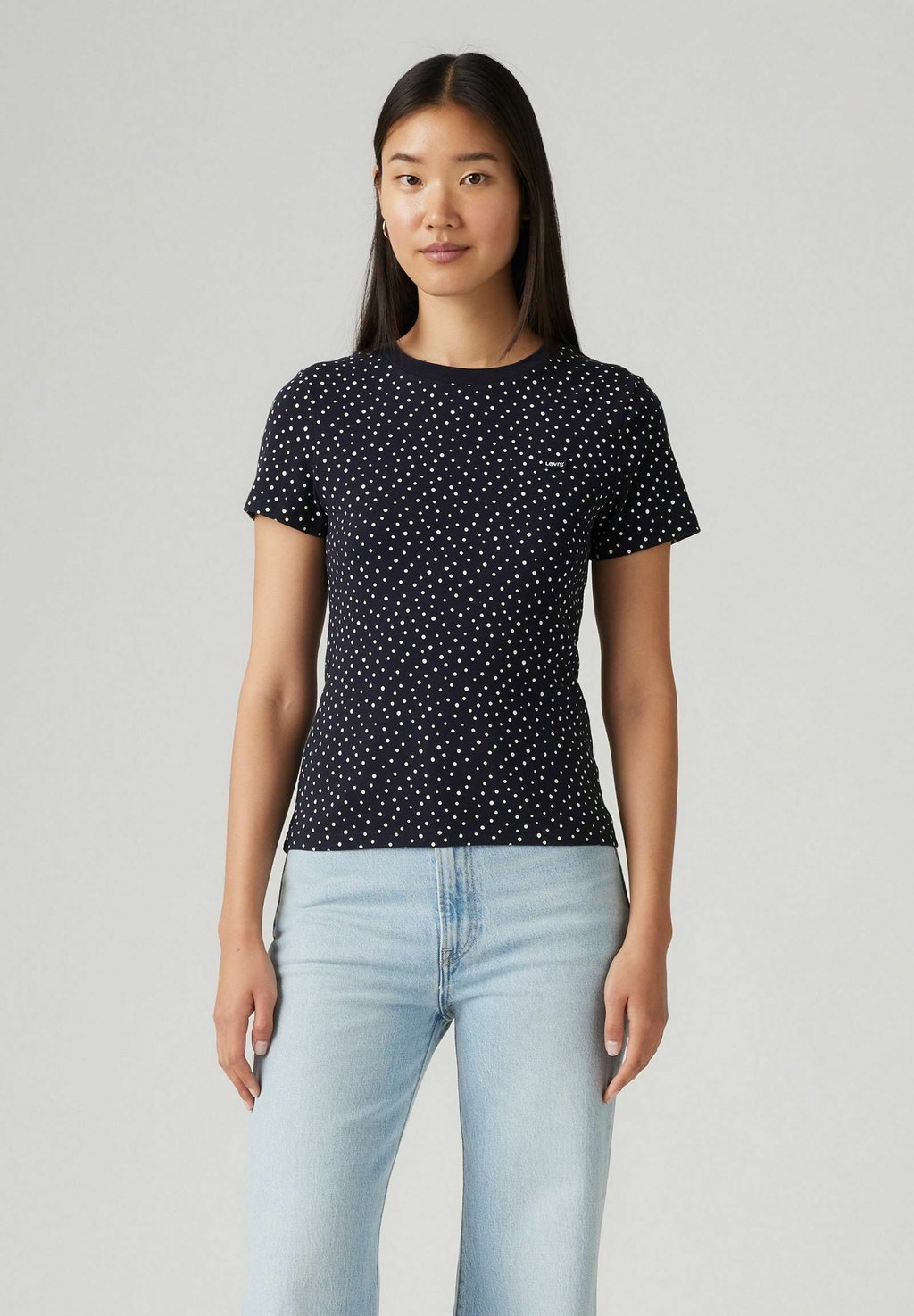 

Базовая футболка ESSENTIAL NIGHT Levi's, цвет Caviar-0006
