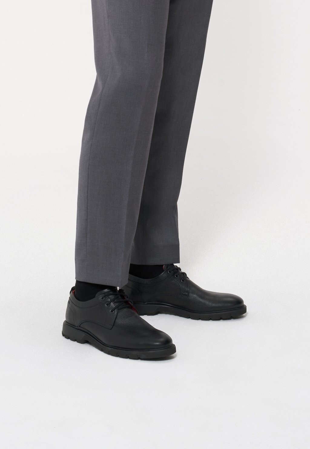 

Элегантные туфли на шнуровке RYŁKO, czarny