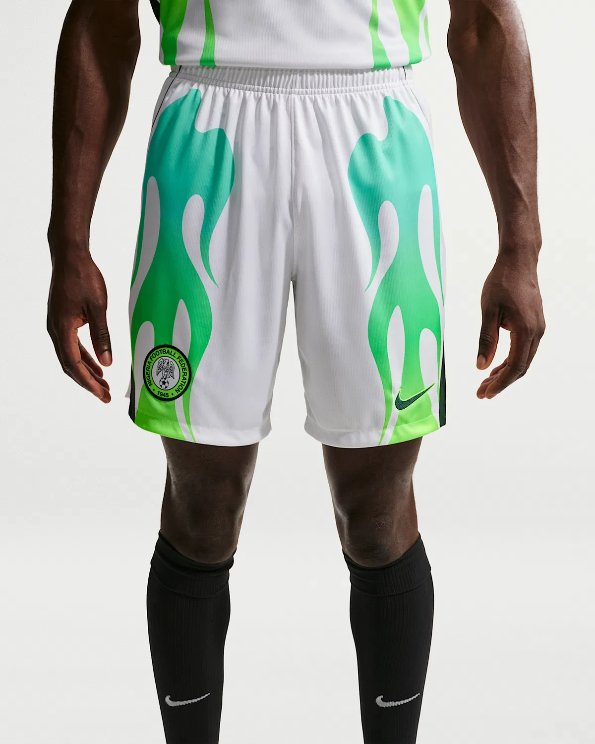 Мужские футбольные шорты Nike Dri-FIT Replica Nigeria 2026 Stadium Away, White/Black — фото 2