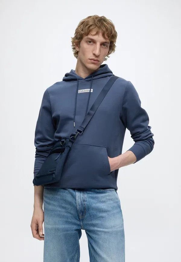 Толстовка Calvin Klein, темный деним — фото 4