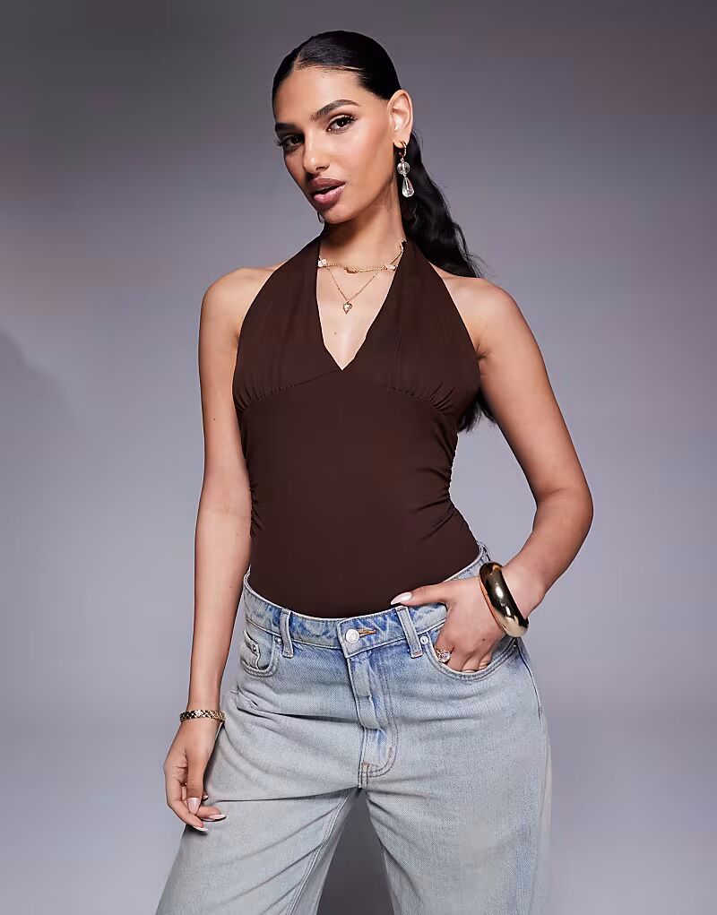 

Боди из полиамида с глубоким вырезом на шее ASOS DESIGN шоколадного цвета