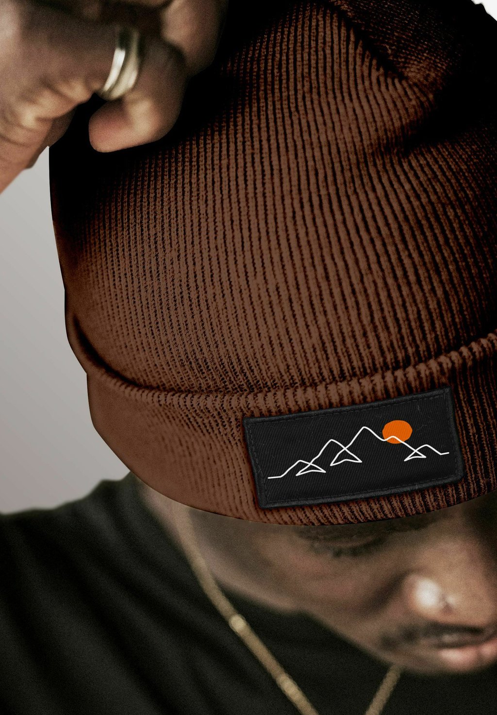 

Шапка MIT PATCH NATUR BERGE AUFDRUCK Neverless, темно-коричневый