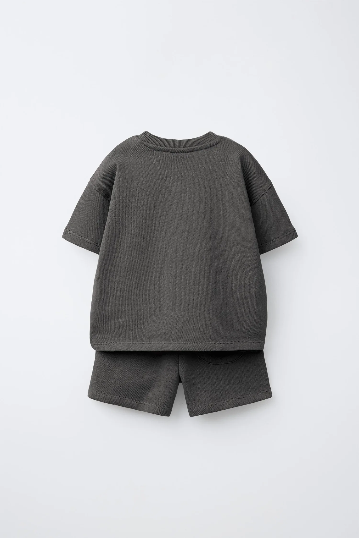 Комплект из спортивной футболки и шорт-бермуд от label Zara, черный — фото 2