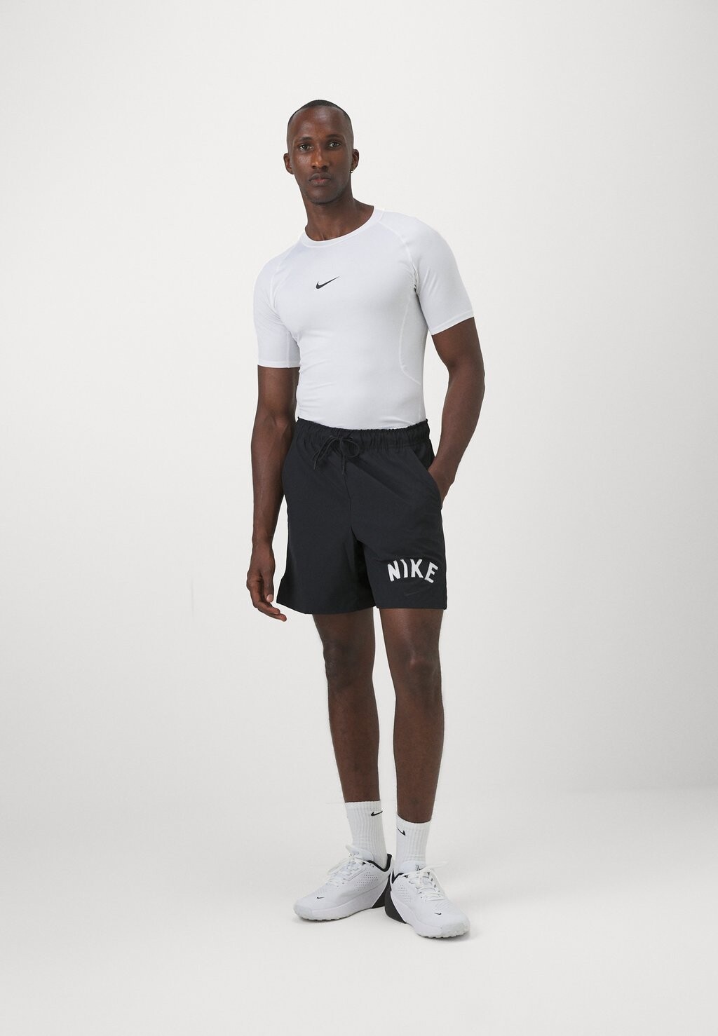 

Короткие спортивные штаны Nike, черный
