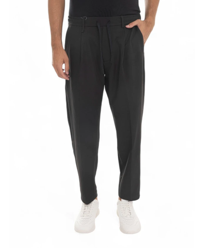 

Эластичные брюки-чинос с поясом на завязках Hugo, черный