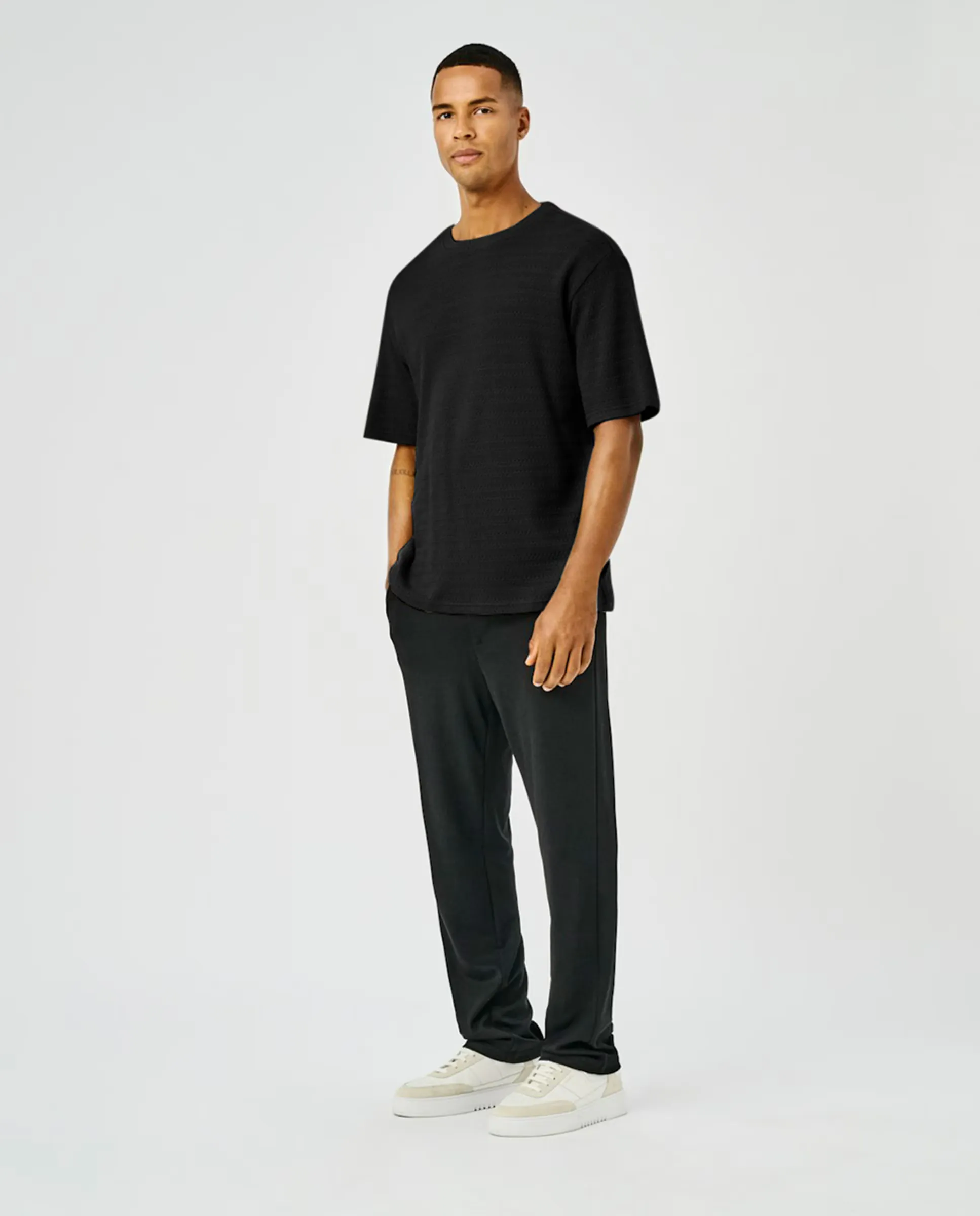 

Футболка мужская из трикотажа regular fit Only & Sons, черный