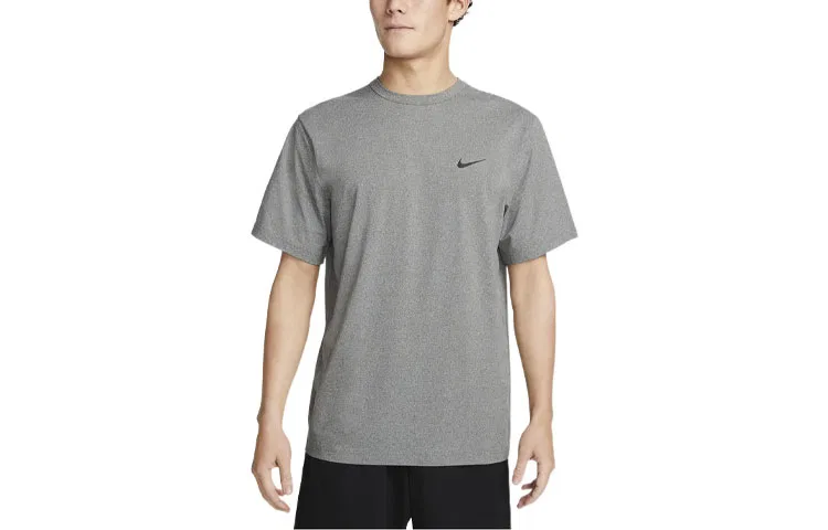 Футболка Nike серая с круглым вырезом