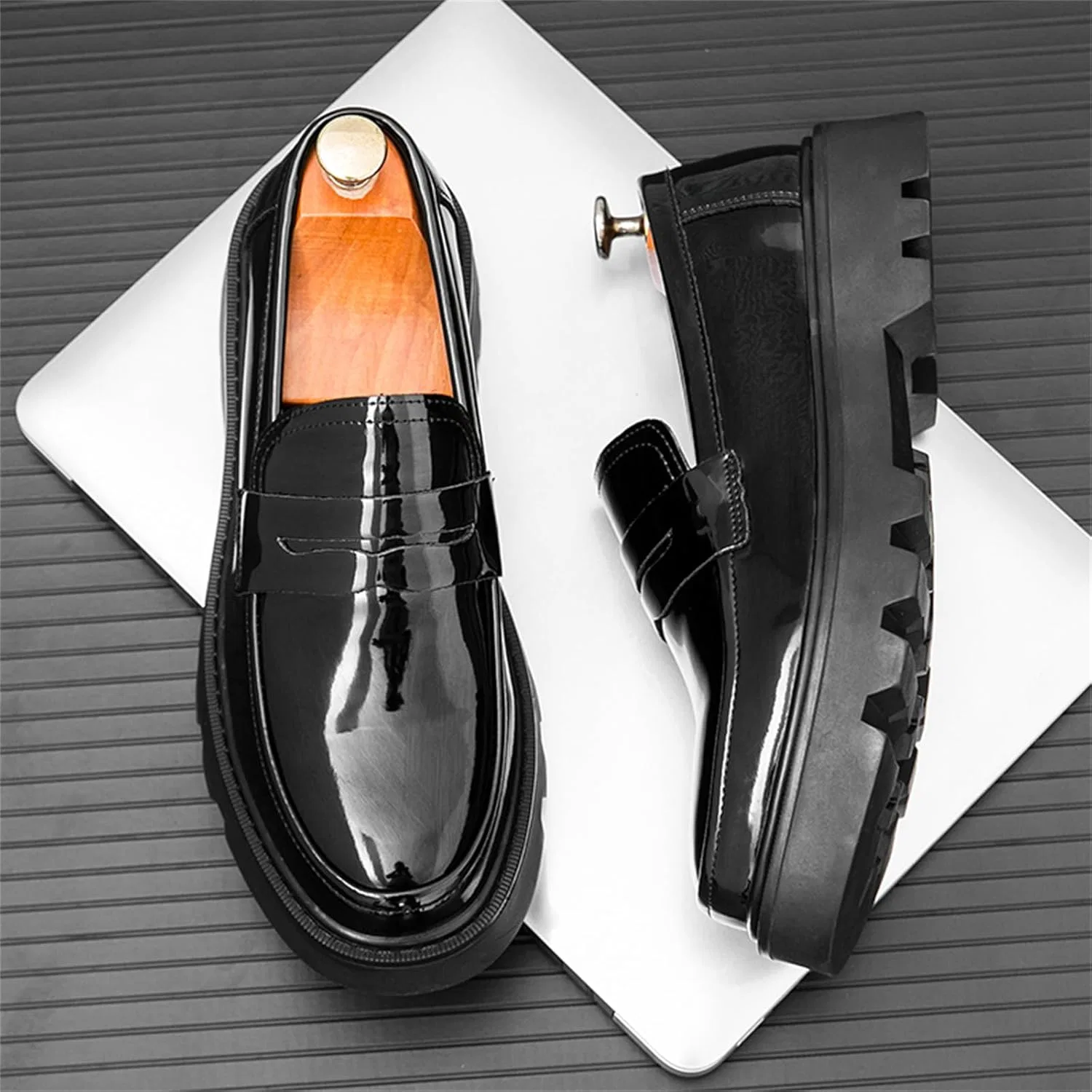 Лоферы из натуральной кожи, Patent Leather Slip-On, Black Zentavi — фото 4