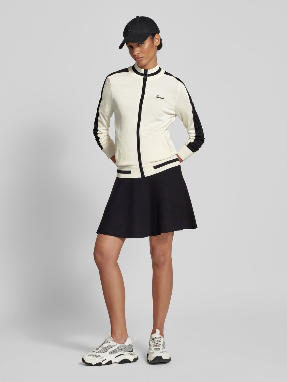 

Кардиган с пришитыми этикетками Guess Activewear, экрю