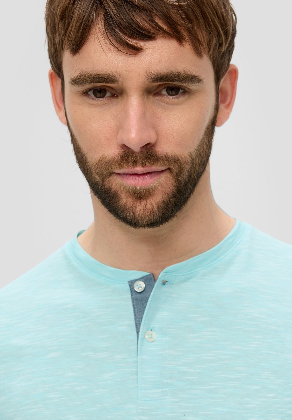 

Базовая футболка HENLEYAUSSCHNITT s.Oliver, мята