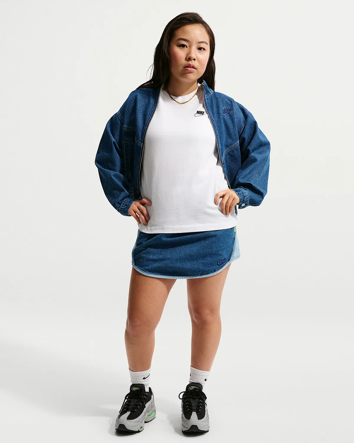 Детская футболка (большой размер) Nike Sportswear, White/Black/Wolf Grey — фото 4
